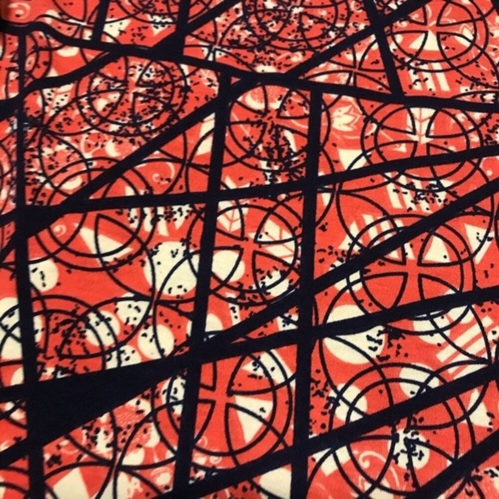 LuLaRoe Orange top  Geometric print short sleeves long top size S - Picture 8 of 8
